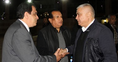 بالصور..عبلة كامل وسامى مغاورى فى عزاء والدة رياض الخولى