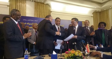 وصول الوفد المصرى لاستكمال مباحثات "سداسى سد النهضة" بالخرطوم 