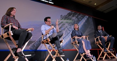 بالصور.. أبطال "Star Wars: The Force Awakens" فى مؤتمر صحفى بالصين