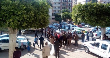 رواد السوشيال ميديا لسائقى التاكسى: اخترنا أوبر وكريم لـ8أسباب