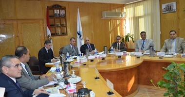 جامعة كفر الشيخ: إنشاء وتفعيل مجموعات بحثية للنهوض بالبحث العلمى 
