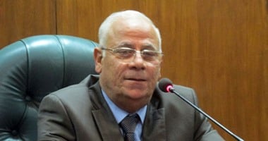 إزالة السوق العشوائى بمنطقة التأمين الصحى ببورسعيد