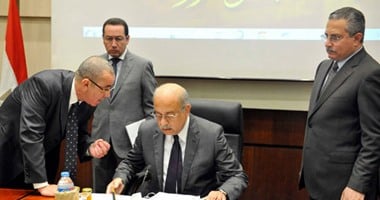 اجتماع الحكومة لمناقشة الأوضاع الأمنية والاقتصادية
