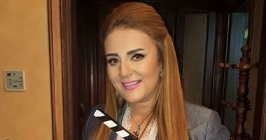رانيا محمود ياسين معلقة على شائعة وفاة والدها:"اتلموا..ملعون ابو فيس بوك"
