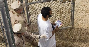 البنتاجون يقر بخطأ حول أحد معتقلى جوانتانامو