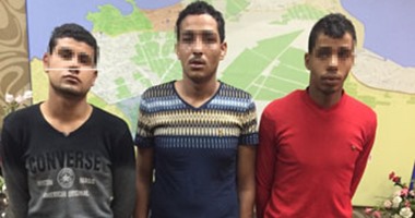 ضحية حادث الاغتصاب بالإسكندرية تحكى تفاصيل الجريمة: ركبت التوك التوك هربًا من التحرش فوقعت بأيدى 3 ذئاب بشرية.. السواق كلم صحابه قالهم معايا حاجة حلوة وانتوا عليكم الحشيش.. والمتهمون يعترفون بالنيابة