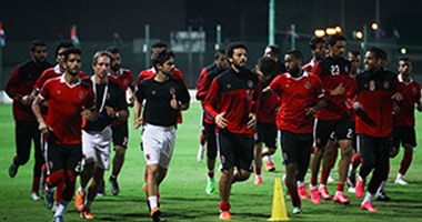 الأهلى يتحدى الصفاقسى فى ودية "تحسين الصورة" بالإمارات.. بيسيرو يحاول الهروب من "لعنة" الإصابات.. الجهاز الفنى يُعدد مكاسب المُعسكر.. وعبد الحفيظ يؤكد: الاستفادة المعنوية لا تقل عن الفنية