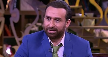 نضال الشافعى يصور "السر" فى فيلا على الطريق الصحراوى