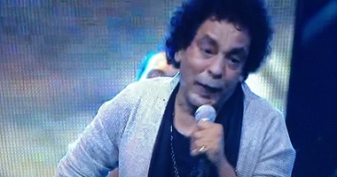محمد منير يغنى من قلب مصر "الطول واللون والحرية"
