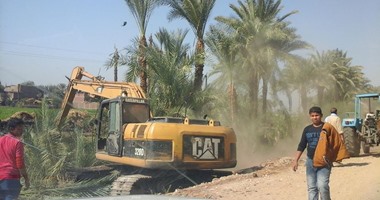 رفع 7635 طن مخلفات قمامة وتنفيذ 13 قرار إزالة فى أسيوط خلال شهر