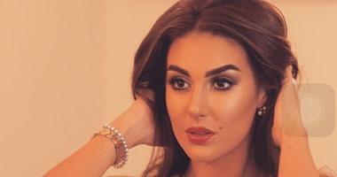 بالصور.. ياسمين صبرى ليل ونهار فى "الجيم" حتى فى الهند