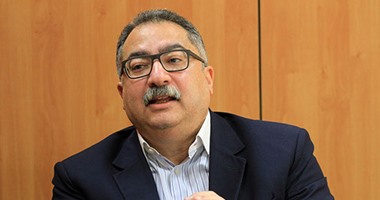 وفاة والد زوجة الكاتب الصحفى إبراهيم عيسى والعزاء فى مسجد الشرطة بأكتوبر غدا
