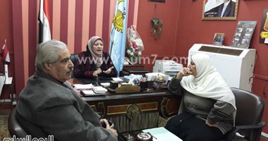 بالصور.. وكيل وزارة التربية والتعليم بالغربية تحسم مشكلة تباين المرتبات