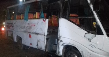  مصرع شخصين وإصابة 19 آخرين إثر انقلاب أتوبيس ركاب بمطروح