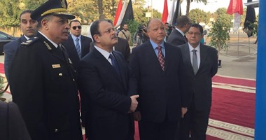 سكان الأسمرات يتوافدون على منافذ "أمان" التابعة لوزارة الداخلية لشراء السلع الغذائية