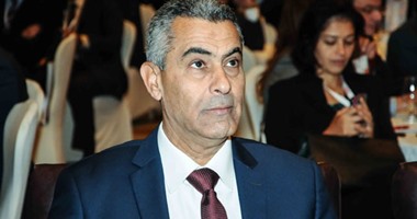 وزير النقل يقيل مسئولين كبارا بالسكة الحديد ويدفع بقيادات الجيل الثانى