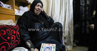 "اليوم السابع" يلتقى أسرة فقدت الابن والأخ فى حادث الملهى الليلى بالعجوزة.. والدته: ابنى اشتغل فى المطعم بعدما أغلقت الأبواب فى وجهه ولم يجد فرصة عمل.. ووالده: شريف كان رياضيا.. وأخويا رحل وترك طفلين