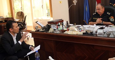 مساعد وزير الداخلية لقطاع الأمن المركزى: نجحنا فى تأمين جميع الاستحقاقات الديمقراطية وسنعبر بالبلاد لبر الأمان فى ذكرى 25 يناير.. والتلاحم الشعبى مع الجيش والشرطة أفشل جميع المؤامرات ضد مصر 