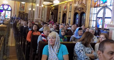 بالصور.. رسالة سلام للعالم من شرم الشيخ خلال قداس الأربعين على أرواح الطائرة الروسية بكنيسة السمائيين.. سفراء الدول الأجنبية وأطفال وشباب مصر فى مسيرة "مارش حزاينى".. والمشاركون: "نصلى من أجل السلام"