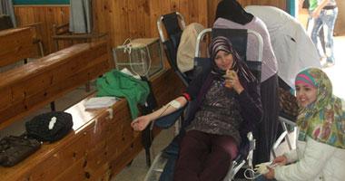 كلية تربية الغردقة تشارك فى حملة تبرع بالدم