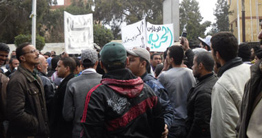 بالصور.. وقفة أمام النادى المصرى للإفراج عن المتهمين بمذبحة بورسعيد