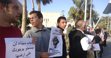 بالصور.. مظاهرات ضد عمر سليمان بشمال سيناء