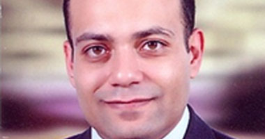 د.أحمد عبد الله يحصل على أفضل بحث بمؤتمر الجمعية المصرية لجراحات الشبكية 