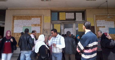 العاملون بالآثار بعد لقائهم بـ"إبراهيم": الوزير "لا بيحل ولا بيربط"