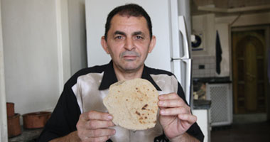  مواطن بالمعاش: رغيف الخبز "ينكمش ويتقلص"