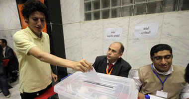 نائب رئيس لجنة الانتخابات الداخلية بـ"مصر القوية" يعلن بدء التصويت