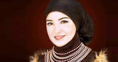 بالصور.. اللولى والصدف وكلمة "أمى" بالنحاس.. أحدث هدايا عيد الأم