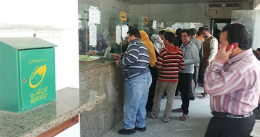 بالصور.. مكاتب بريد مطروح تعود للعمل عقب الإضراب