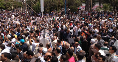 مسيرة من "القائد إبراهيم" إلى المركز الفرنسى تنديدًا بالرسوم المسيئة