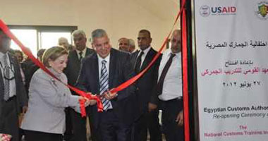 "ائتلاف الجمارك"يهدد بالتظاهر أمام"المالية" ويطالب بإقالة"أبو العلا"