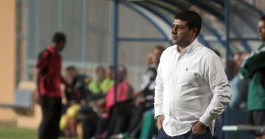العشرى: التسرع وإهدار الفرص وراء الخروج من الكونفيدرالية