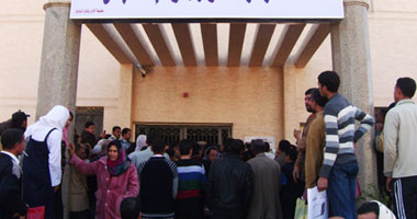 إضراب العشرات بمستشفيات الأقصر لتأخر صرف الرواتب