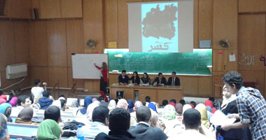 طلاب "صيدلة الإسكندرية" ينتفضون ضد إجبارهم على شراء الكتب