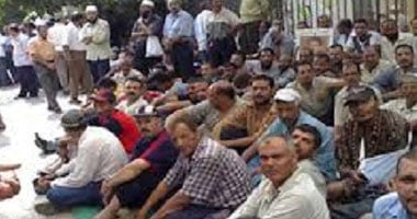 مسئولو "دلتا فارم للأدوية" يمنعون 800 عامل من دخول الشركة