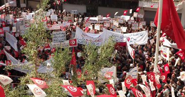 قوات الحرس الوطنى التونسى تصل إلى مقار السفارة الأمريكية