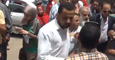 مشاجرة داخل لجنة بالشرقية.. والتعدى على مندوب "مرسى" بالضرب