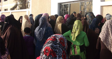النساء يتوافدن على لجان برمبال القديمة بالدقهلية