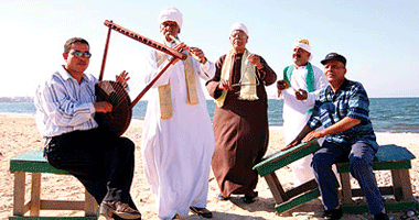 إحياء التراث البورسعيدى على أنغام السمسمية فى ليلة شم النسيم بالشاطئ