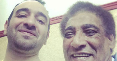 عمرو سلامة يعيد "يوسف عيد" لجمهوره بصورة "سيلفى"