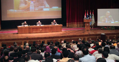 المجلس العسكرى: القوات المسلحة ليست فوق القانون.. ولن يكون هناك مرشح عسكرى لرئاسة الجمهورية..وسنصدر قانوناً يحدد دور الأمن الوطنى.. ونعمل جاهدين على مواجهة الانفلات الأمنى والبلطجة