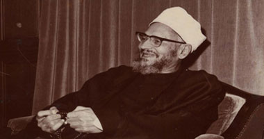 معلومات عن شيخ الأزهر الأسبق العارف بالله الشيخ عبد الحليم محمود فى ذكرى رحيله