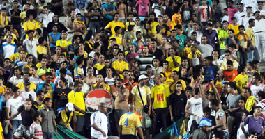 جماهير الإسماعيلى تعتدى على جماهير الاتحاد فى نهاية الشوط الأول