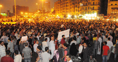متظاهرو التحرير يغادرون مقر حملة صباحى لعدم تواجده به