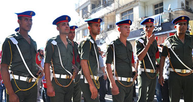 الحرس الجمهورى يصل التحرير استعدادًا لاستقبال "مرسى"
