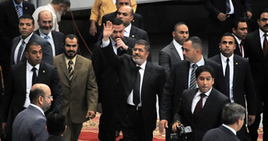 مرسى: كل أهل مصر هم أهلى وعشيرتى ولا تستجيبوا لأى استفزاز وعنف 