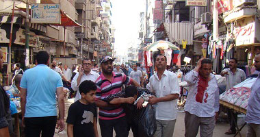 بالفيديو.. يوم دام بالمنصورة قبل خطاب الرئيس.. مقتل 2 وإصابة 175 فى اشتباكات عنيفة بين الأهالى والإخوان بجوار مديرية الأمن.. والشرطة تطلق الغاز فى محاولة للسيطرة.. وأنباء عن مهاجمة محلات مملوكة للشاطر